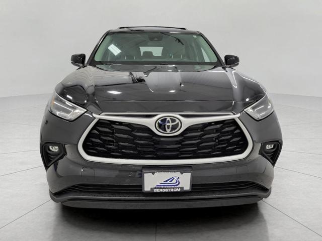 2022 Toyota Highlander Vehicle Photo in Oshkosh, WI 54904