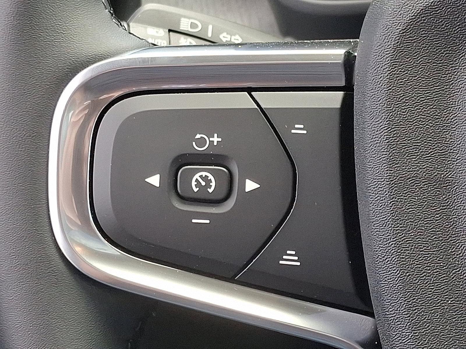 2025 Volvo XC40 Vehicle Photo in Trevose, PA 19053