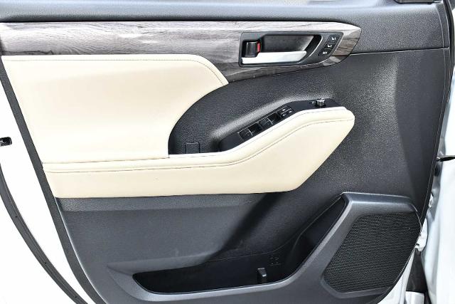 2023 Toyota Highlander Vehicle Photo in DALLAS, TX 75235