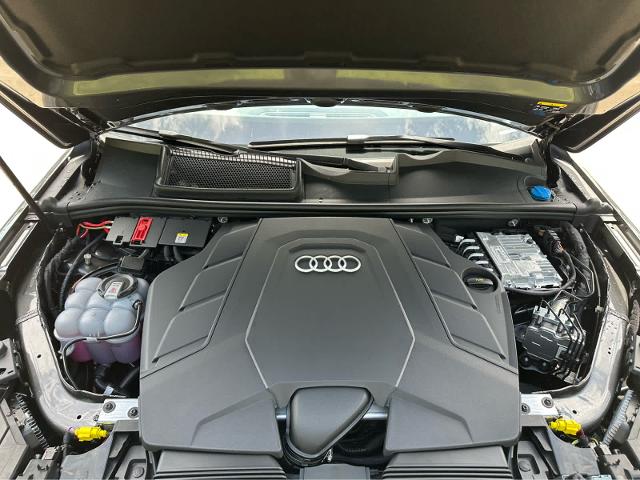 2025 Audi Q7 Vehicle Photo in HOUSTON, TX 77090