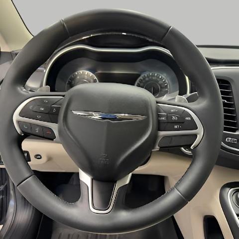 2015 Chrysler 200 Vehicle Photo in Green Bay, WI 54304