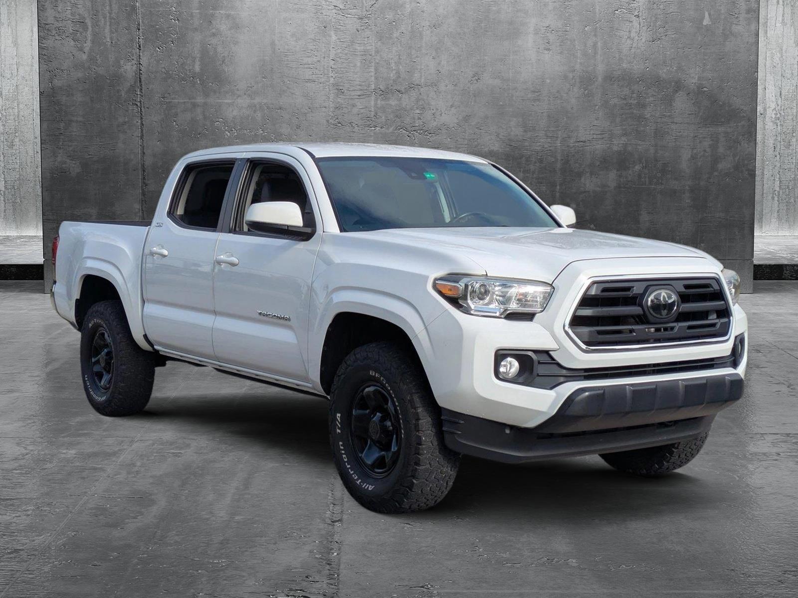 2019 Toyota Tacoma 2WD Vehicle Photo in Sarasota, FL 34231