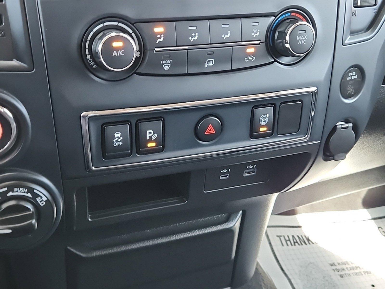 2024 Nissan Titan Vehicle Photo in Albuquerque, NM 87110