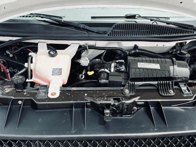 2016 Chevrolet Express Cutaway 3500 Vehicle Photo in MEDINA, OH 44256-9631