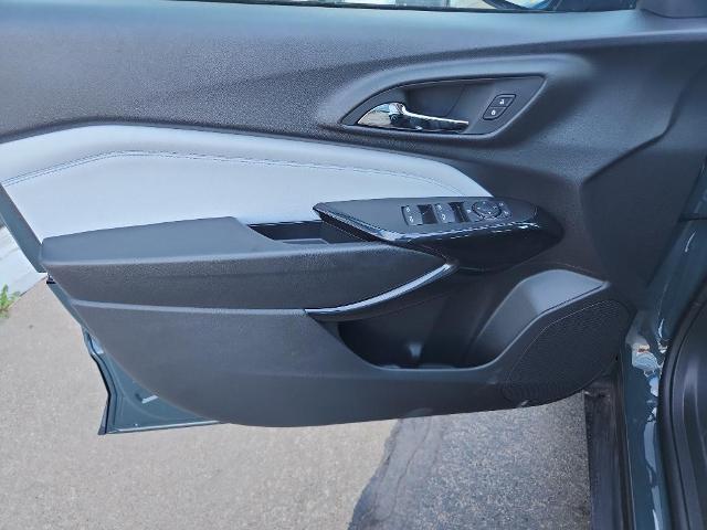 2025 Chevrolet Trax Vehicle Photo in HAYS, KS 67601-1994