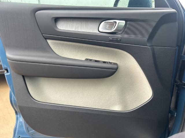 2025 Volvo XC40 Vehicle Photo in Grapevine, TX 76051