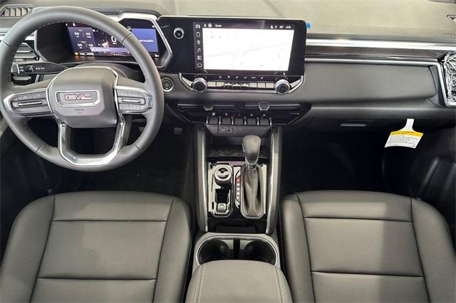 2025 GMC Canyon Vehicle Photo in ELK GROVE, CA 95757-8703