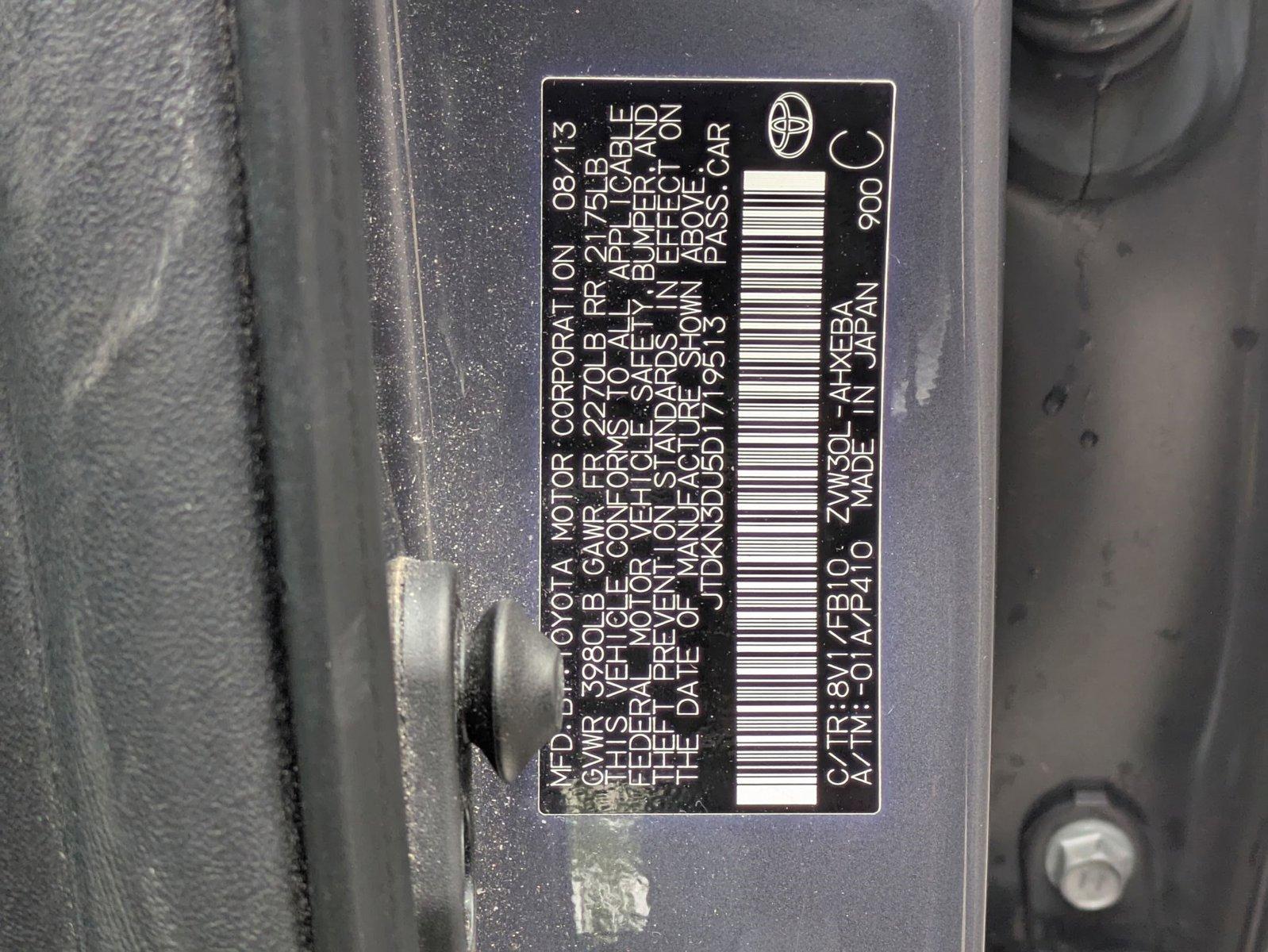 2013 Toyota Prius Vehicle Photo in Valencia, CA 91355-1794