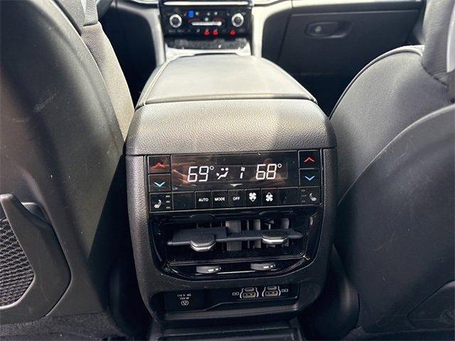 2021 Jeep Grand Cherokee L Vehicle Photo in Willow Grove, PA 19090
