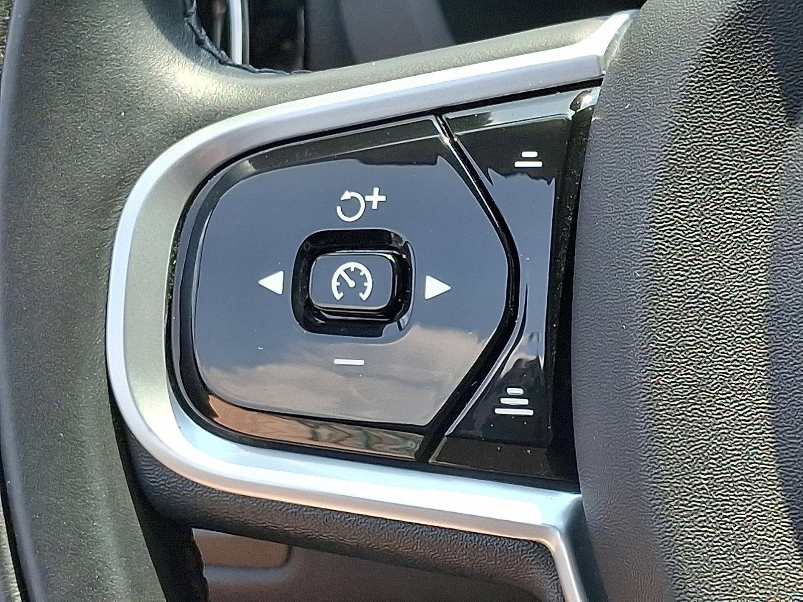 2022 Volvo XC60 Vehicle Photo in Trevose, PA 19053