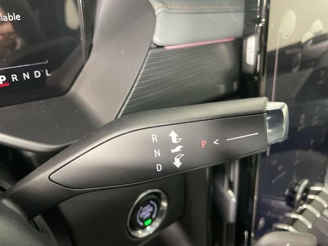 2025 GMC Acadia Vehicle Photo in GILBERT, AZ 85297-0402