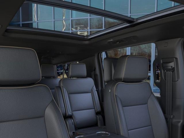 2025 Chevrolet Suburban Vehicle Photo in NEENAH, WI 54956-2243