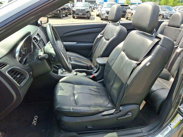 2013 Chrysler 200 Vehicle Photo in WATERTOWN, CT 06795-3318