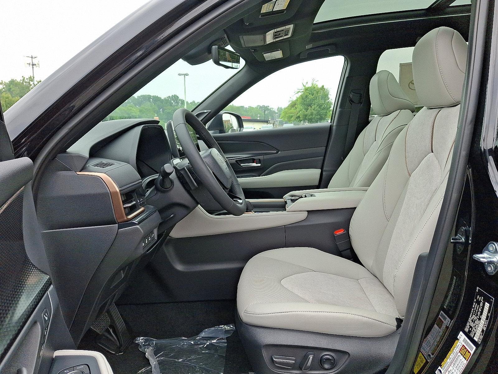 2025 Toyota Grand Highlander Vehicle Photo in Trevose, PA 19053