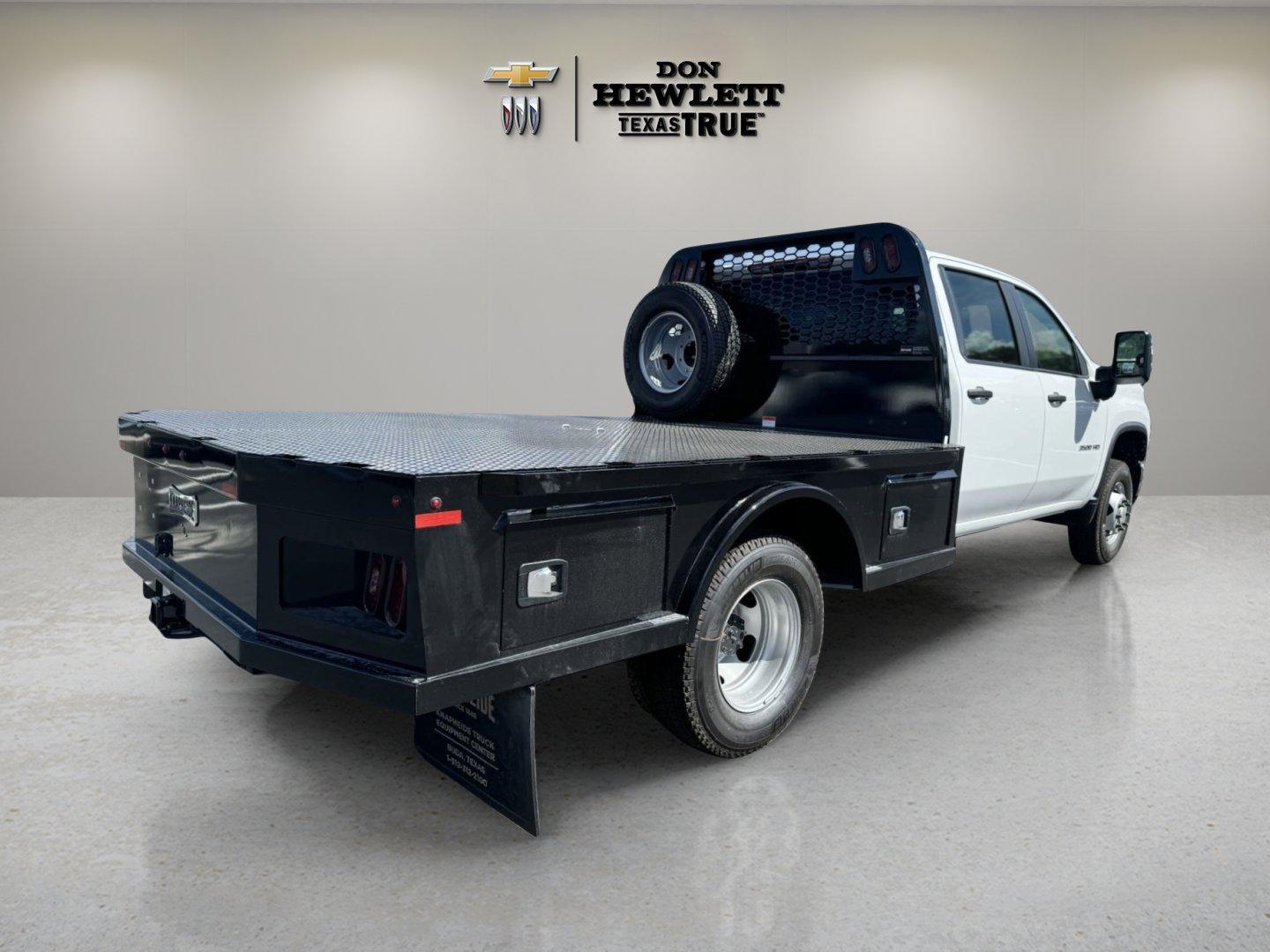 2024 Chevrolet Silverado 3500 HD Chassis Cab Vehicle Photo in GEORGETOWN, TX 78626-7508