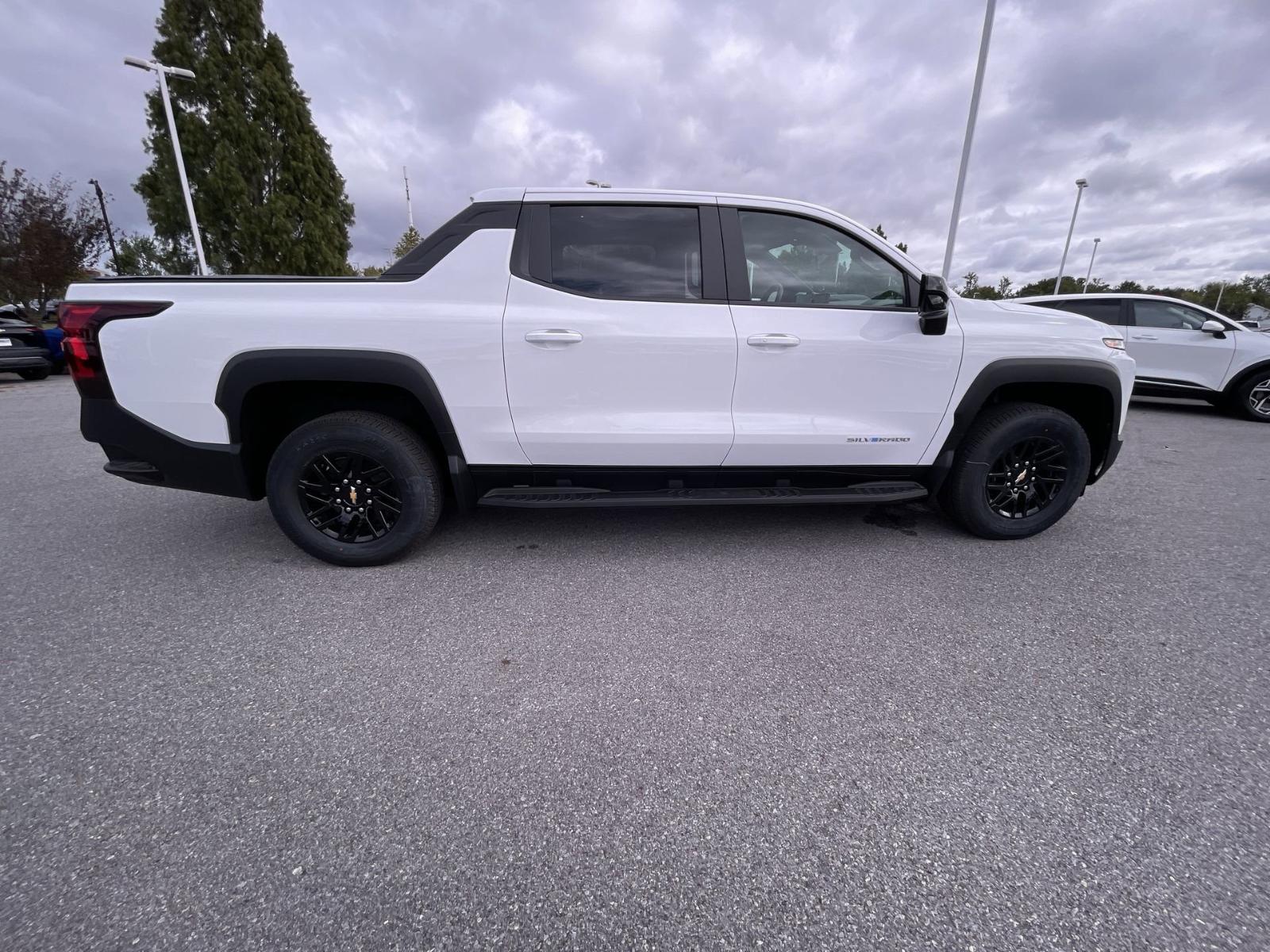 2024 Chevrolet Silverado EV Vehicle Photo in BENTONVILLE, AR 72712-4322