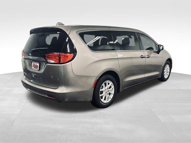 2017 Chrysler Pacifica Vehicle Photo in MEDINA, OH 44256-9631