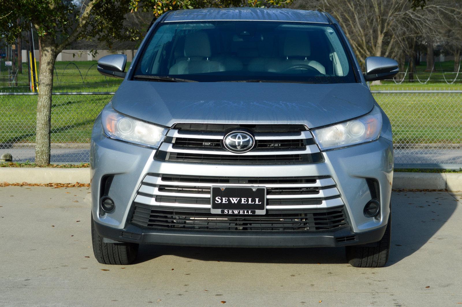 2019 Toyota Highlander Vehicle Photo in Houston, TX 77090