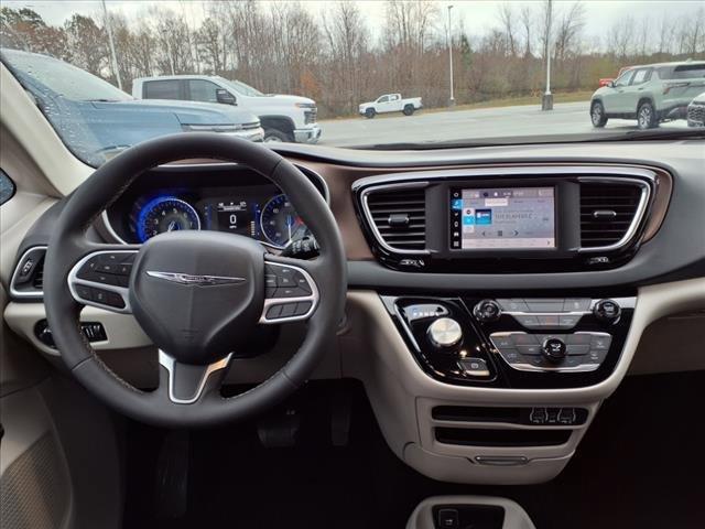 2023 Chrysler Voyager Vehicle Photo in EMPORIA, VA 23847-1235