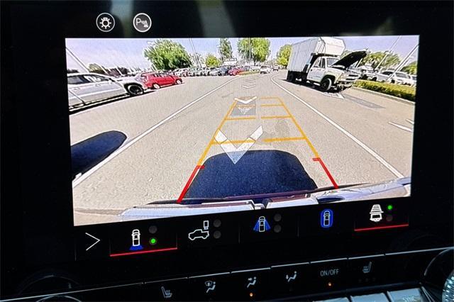 2025 GMC Canyon Vehicle Photo in ELK GROVE, CA 95757-8703