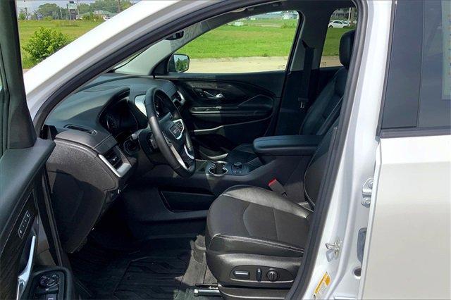 2024 GMC Terrain Vehicle Photo in TOPEKA, KS 66609-0000