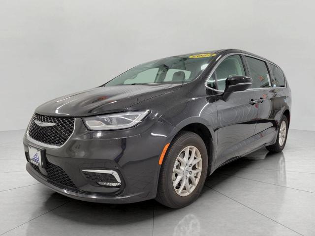 2023 Chrysler Pacifica Vehicle Photo in Neenah, WI 54956