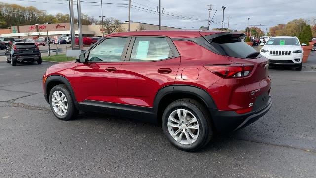 2021 Chevrolet Trailblazer Vehicle Photo in MOON TOWNSHIP, PA 15108-2571