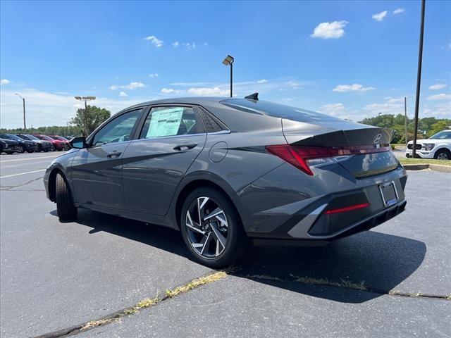 2024 Hyundai ELANTRA Vehicle Photo in Shiloh, IL 62269