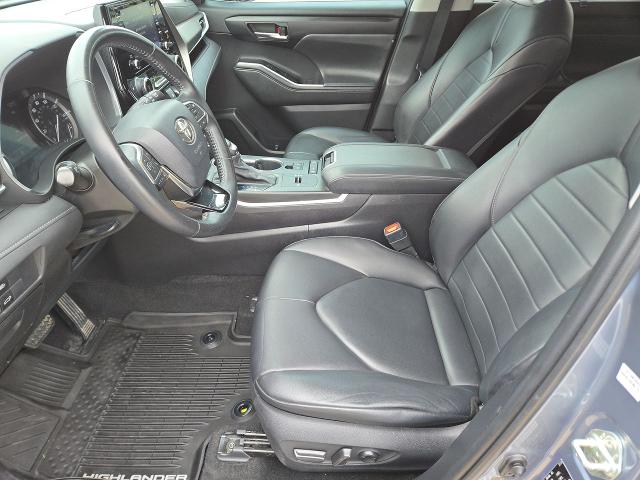 2020 Toyota Highlander Vehicle Photo in CROSBY, TX 77532-9157