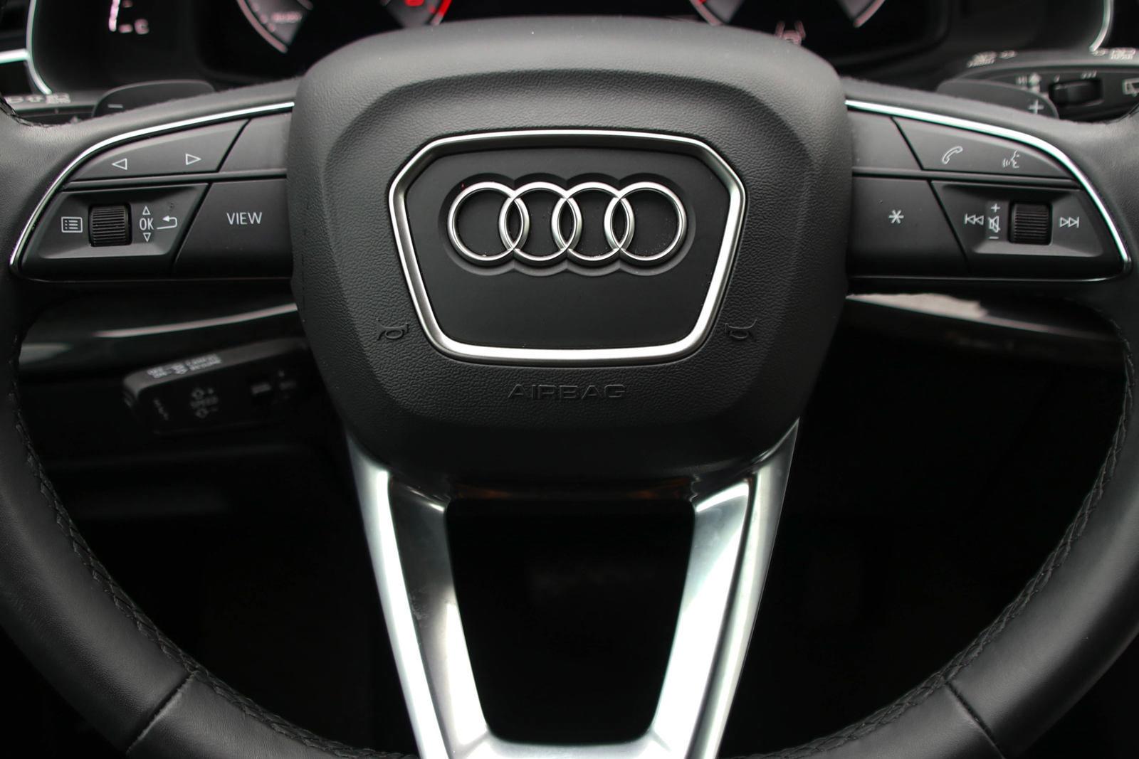 2024 Audi Q7 Vehicle Photo in SUGAR LAND, TX 77478