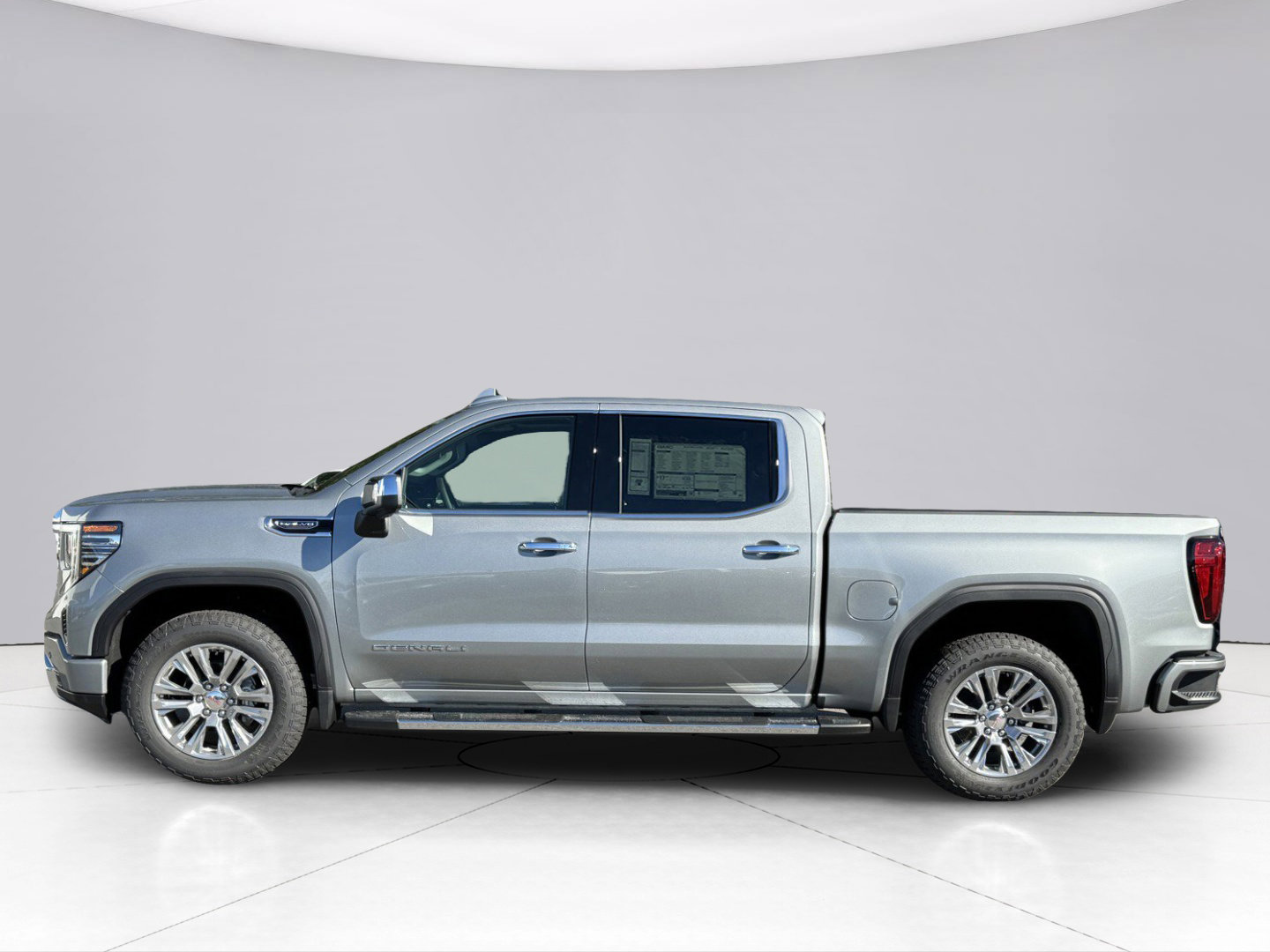 2025 GMC Sierra 1500 Vehicle Photo in LEOMINSTER, MA 01453-2952