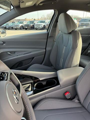 2023 Hyundai ELANTRA Vehicle Photo in Peoria, IL 61615