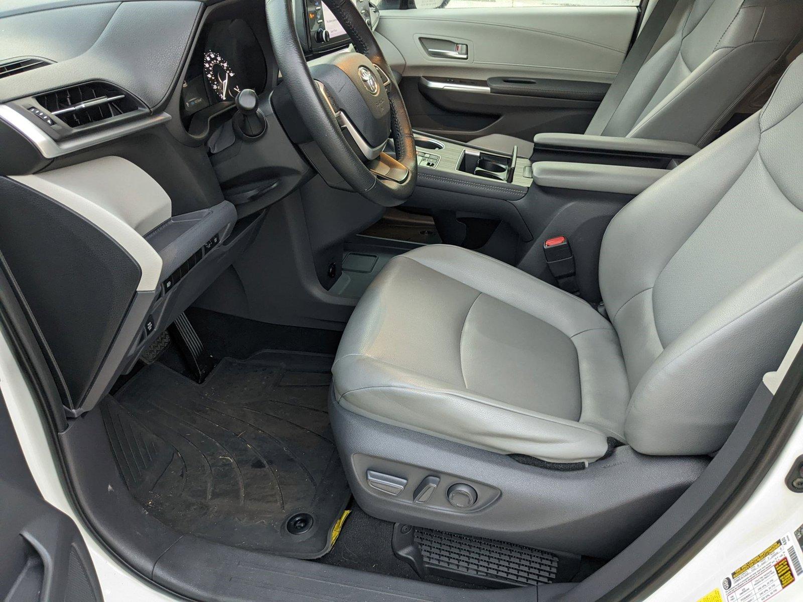 2021 Toyota Sienna Vehicle Photo in Davie, FL 33331