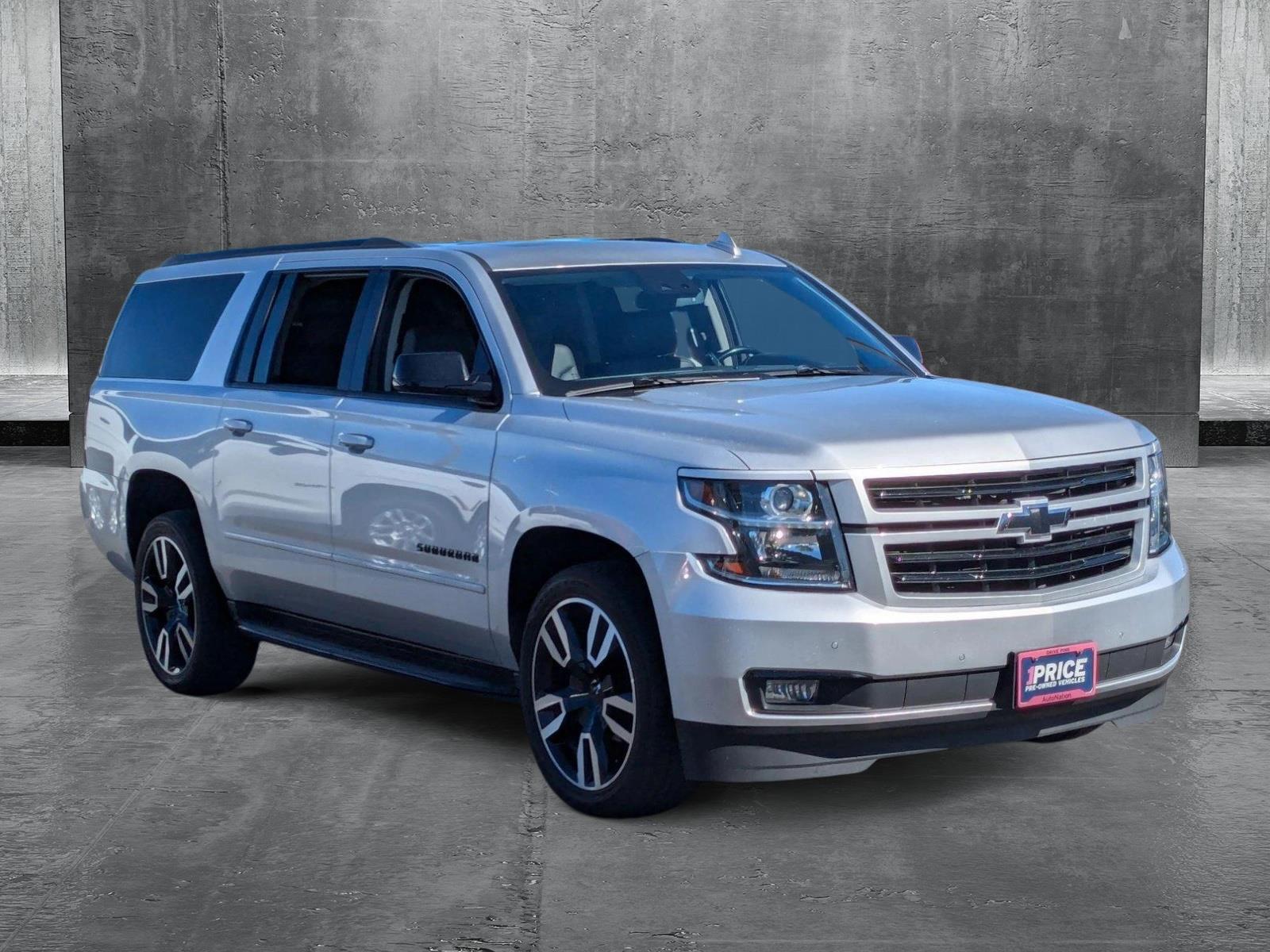 2020 Chevrolet Suburban Vehicle Photo in VALENCIA, CA 91355-1705