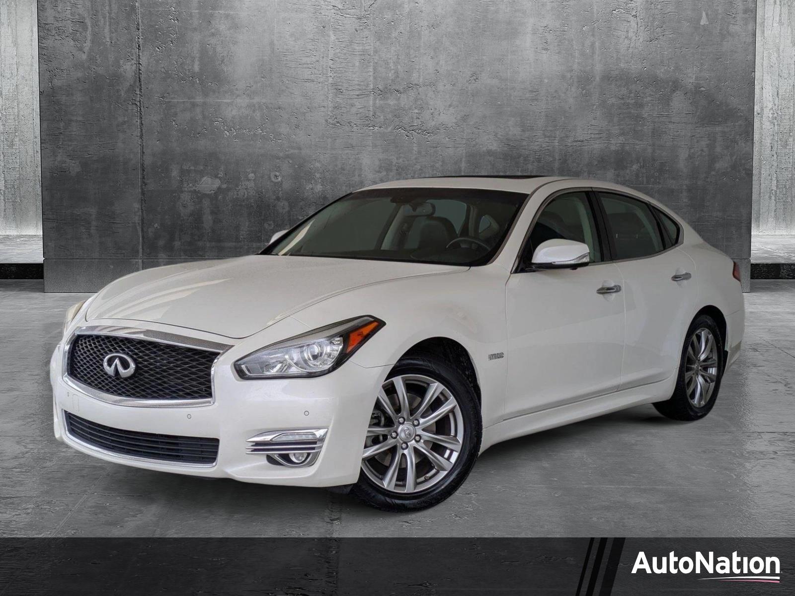 2016 INFINITI Q70 Vehicle Photo in Tustin, CA 92782