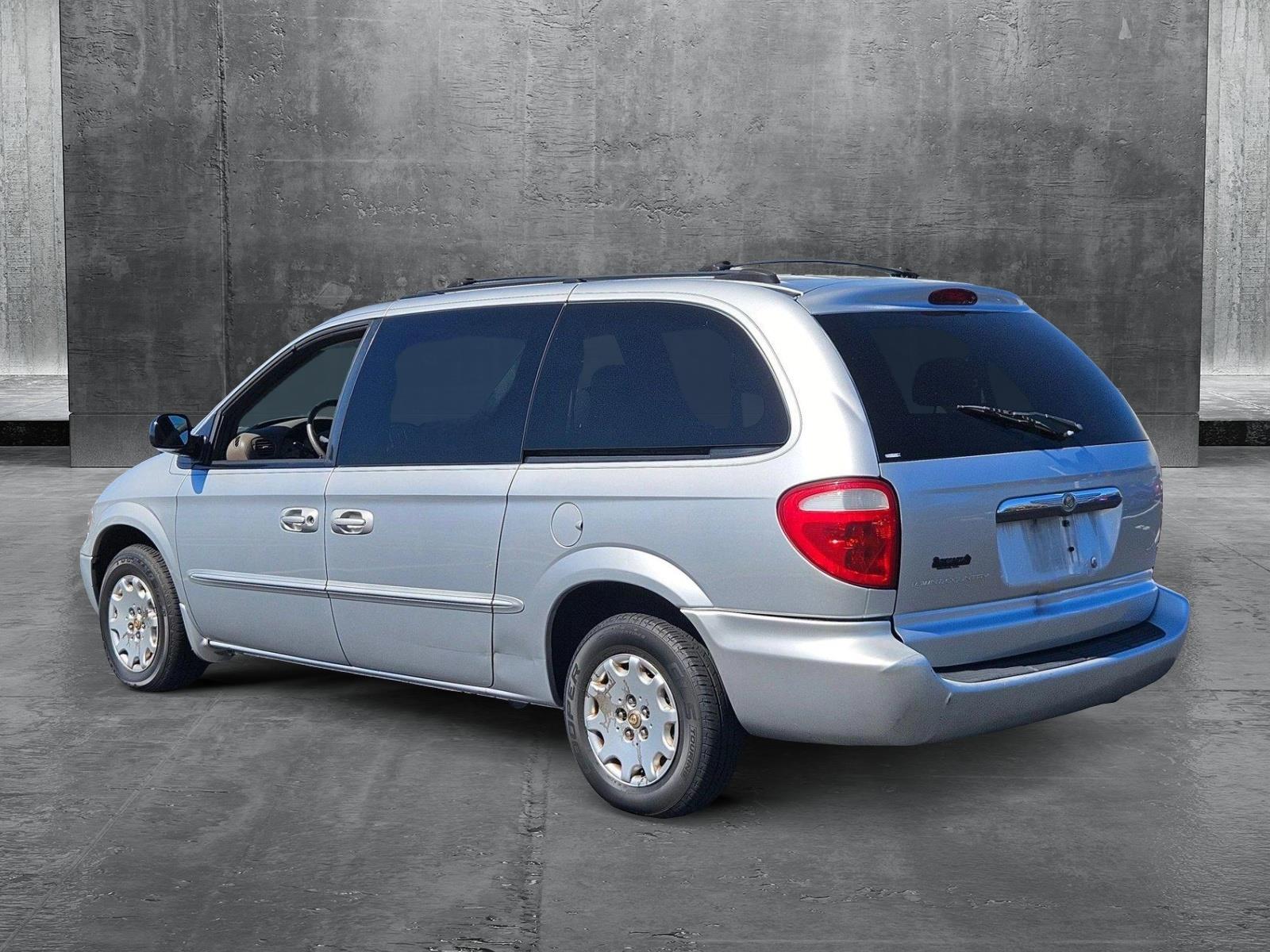 2002 Chrysler Town & Country Vehicle Photo in Clearwater, FL 33764