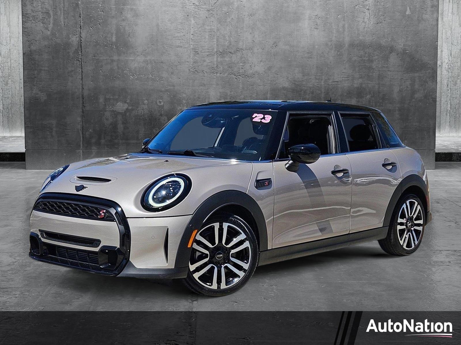 2023 MINI Cooper S Hardtop 4 Door Vehicle Photo in Pembroke Pines , FL 33027