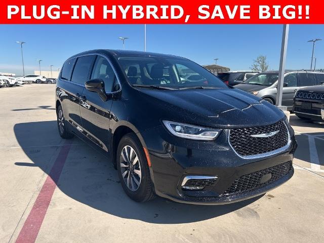2024 Chrysler Pacifica Vehicle Photo in San Antonio, TX 78230