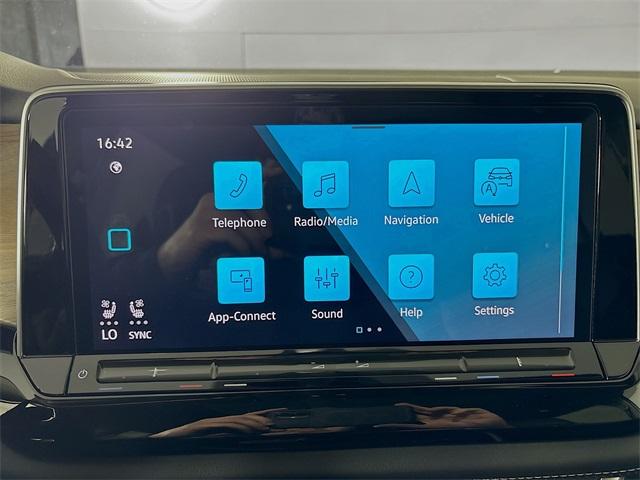 2024 Volkswagen Atlas Vehicle Photo in Puyallup, WA 98371
