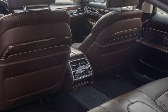2020 BMW 750i Vehicle Photo in DANBURY, CT 06810-5034