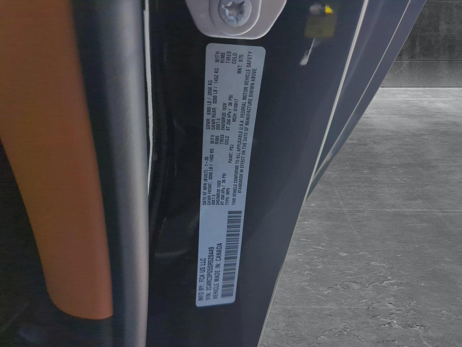 2025 Chrysler Pacifica Vehicle Photo in Pembroke Pines, FL 33027