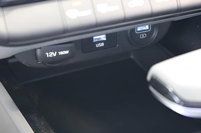 2022 Hyundai ELANTRA Vehicle Photo in Green Bay, WI 54304