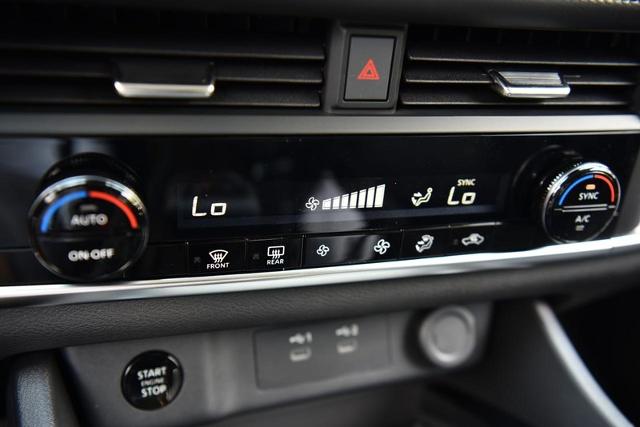 2025 Nissan Rogue Vehicle Photo in Ballwin, MO 63011