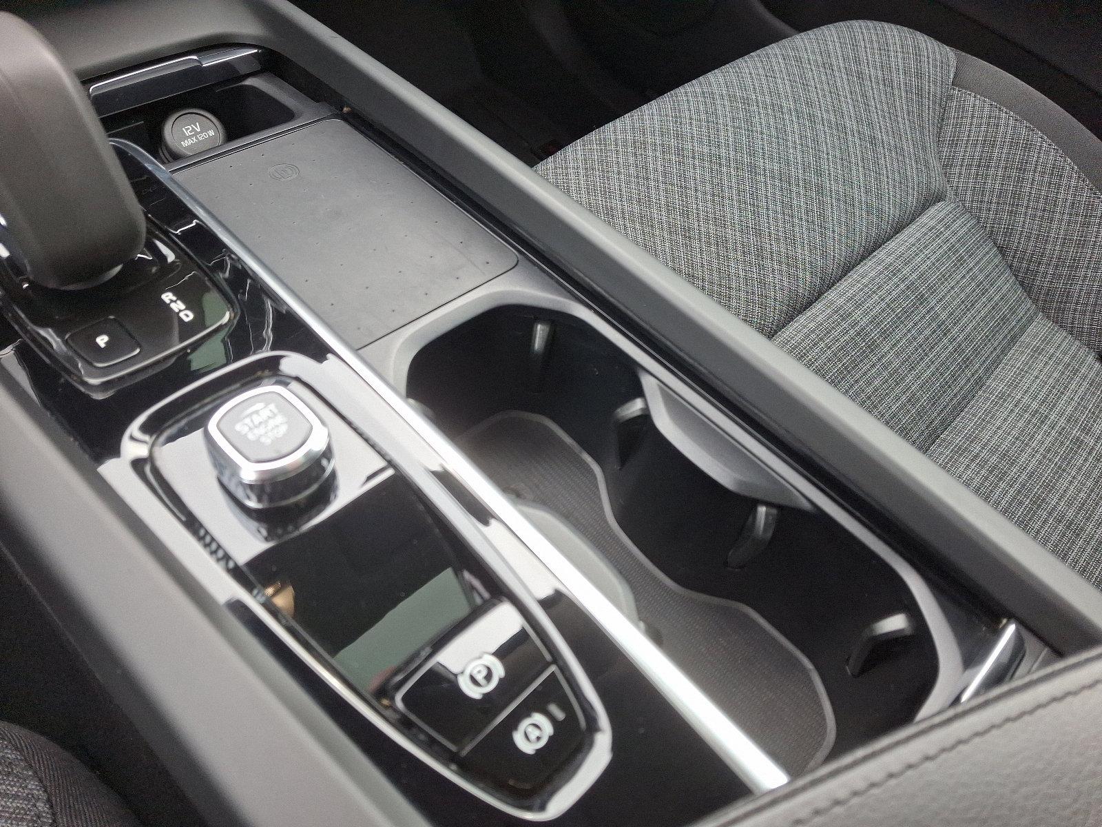 2022 Volvo XC60 Vehicle Photo in Trevose, PA 19053