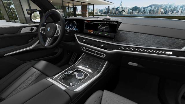 2026 BMW X7 M60i Vehicle Photo in GRAPEVINE, TX 76051