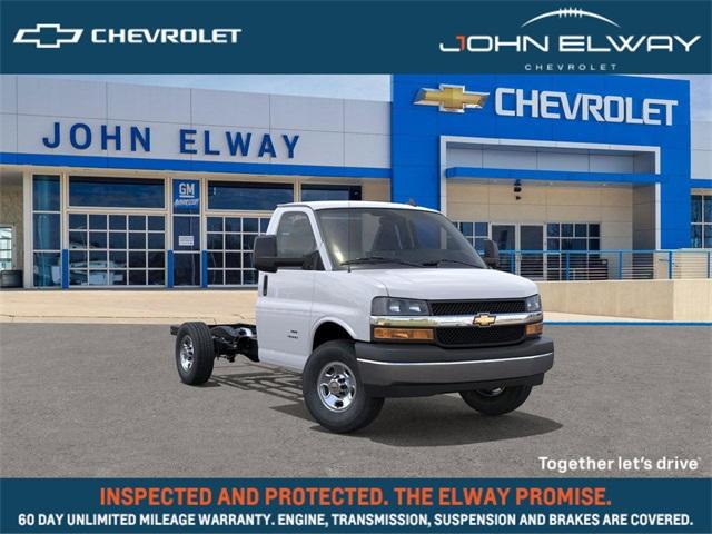 2025 Chevrolet Express Commercial Cutaway Vehicle Photo in ENGLEWOOD, CO 80113-6708