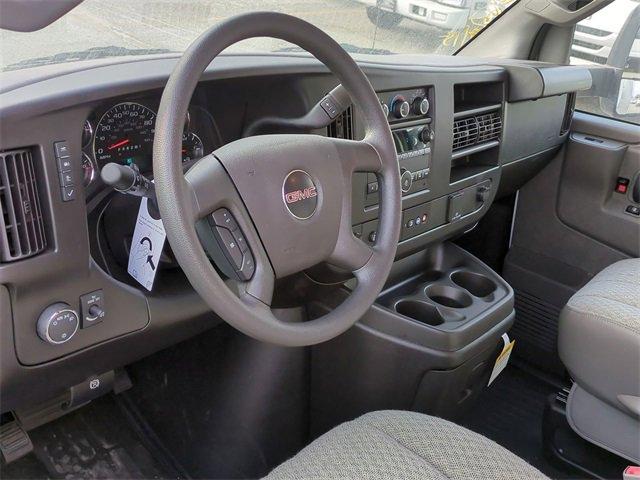 2024 GMC Savana Cutaway 3500 Vehicle Photo in PASADENA, CA 91107-3803