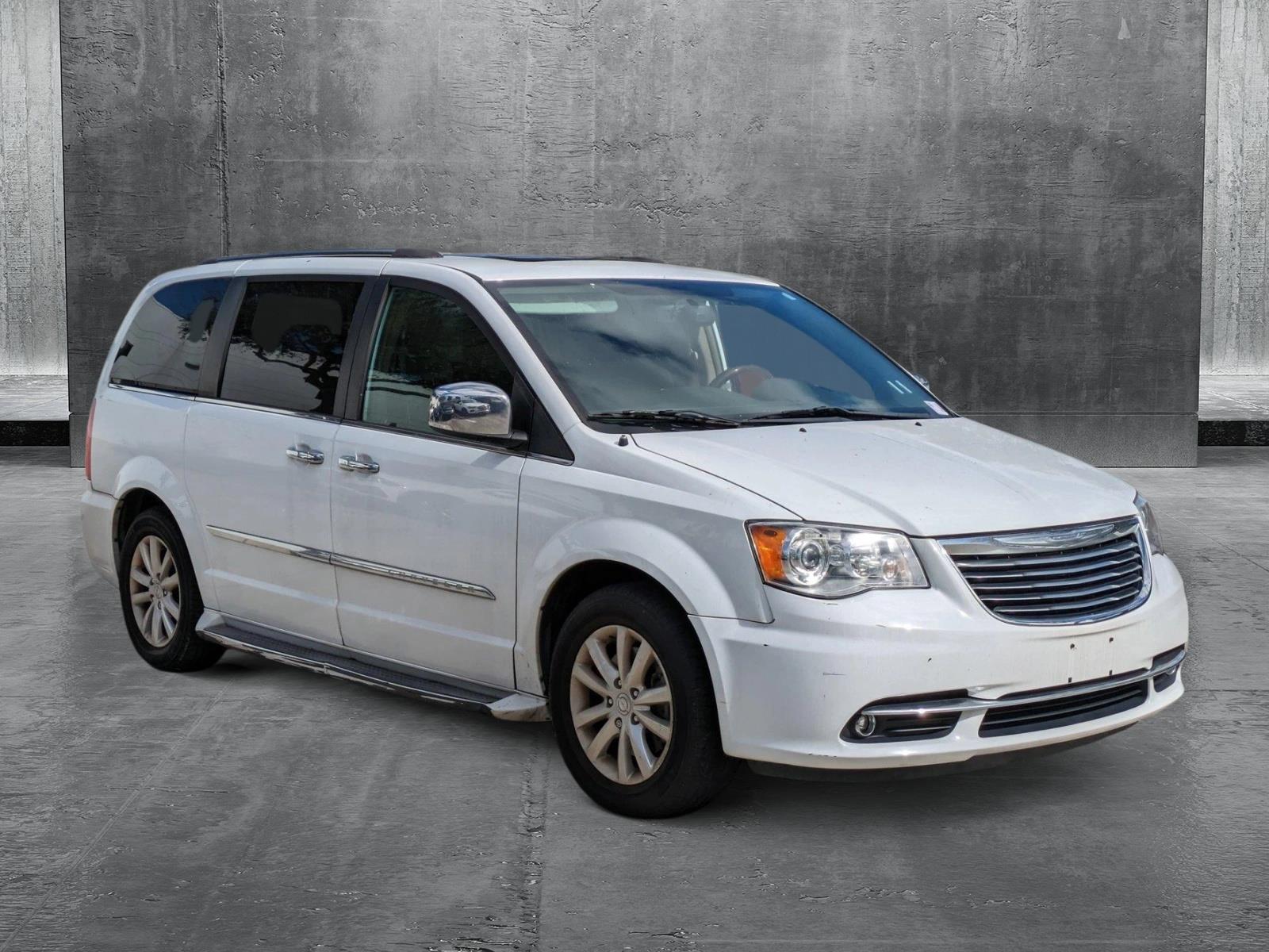 2016 Chrysler Town & Country Vehicle Photo in Coconut Creek, FL 33073