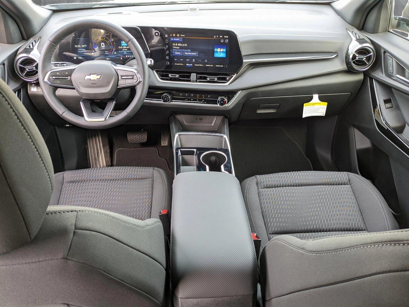 2025 Chevrolet Equinox Vehicle Photo in VALENCIA, CA 91355-1705