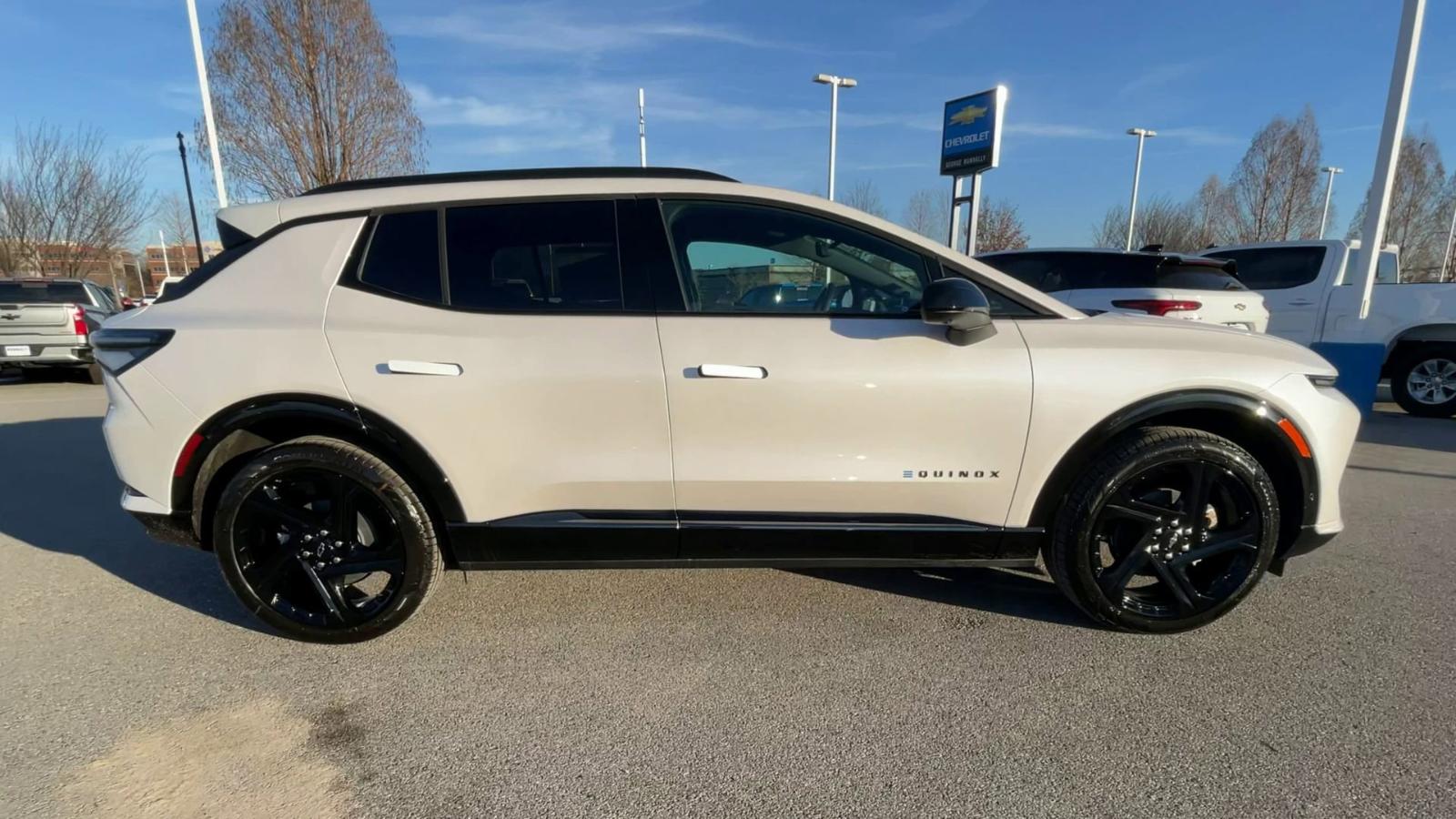 2025 Chevrolet Equinox EV Vehicle Photo in BENTONVILLE, AR 72712-4322